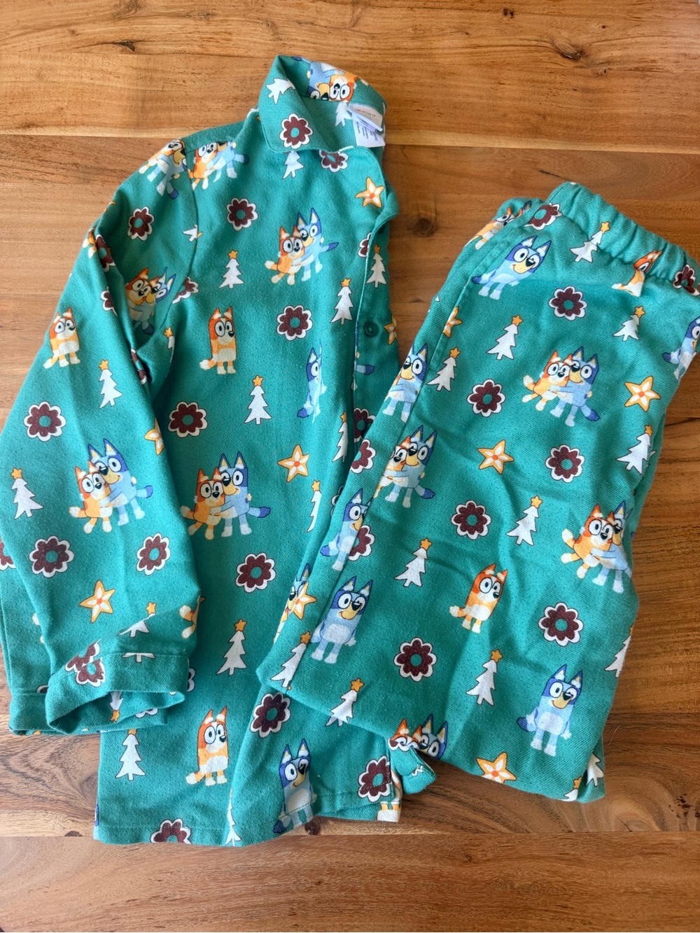 Hanna Andersson Bluey Fleece Button Down Christmas pajama set
